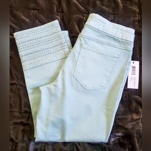 NWT Tribal Jeans Mid-Rise Capris